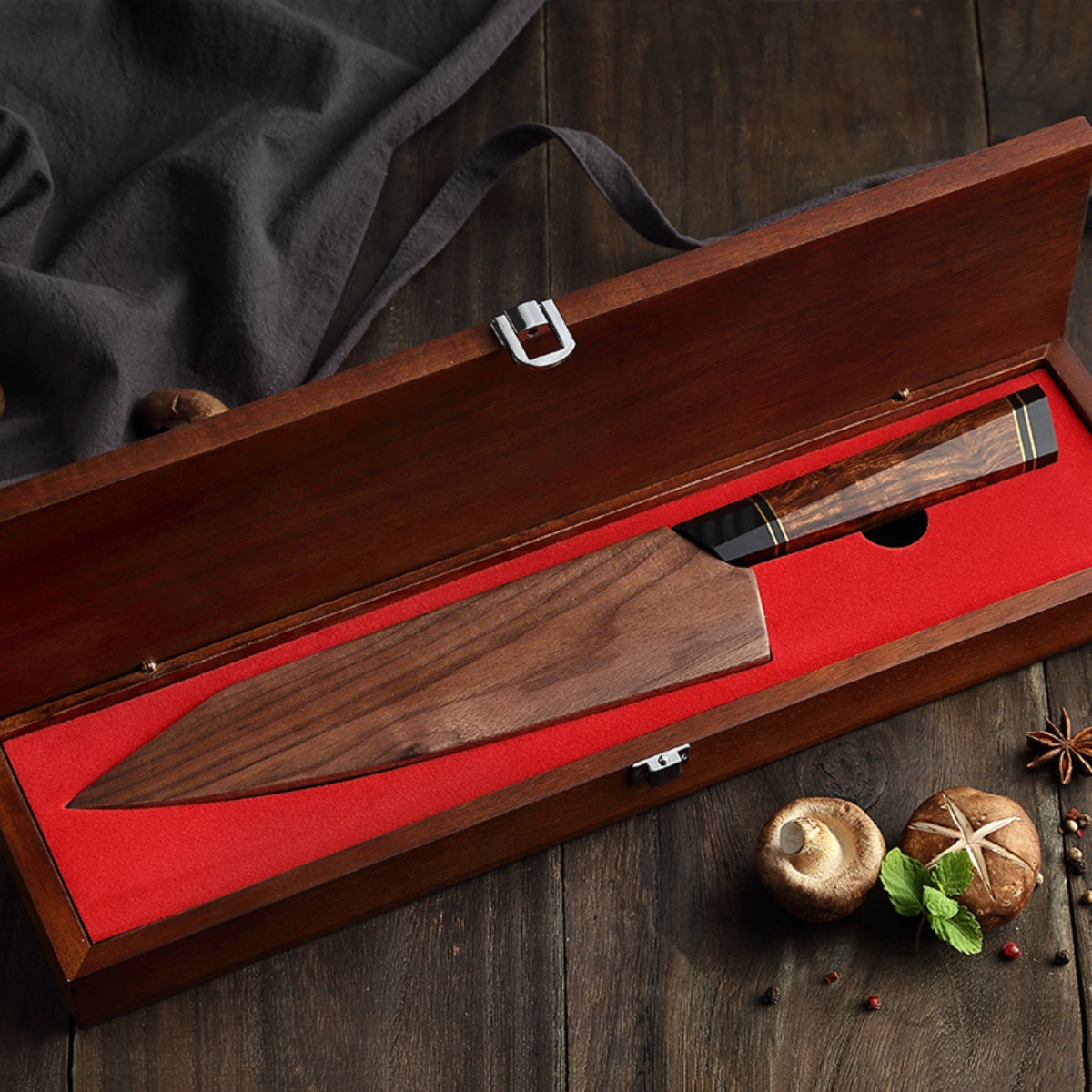 Chef’s Knife in 67-Layer Damascus Steel with Hybrid Handle