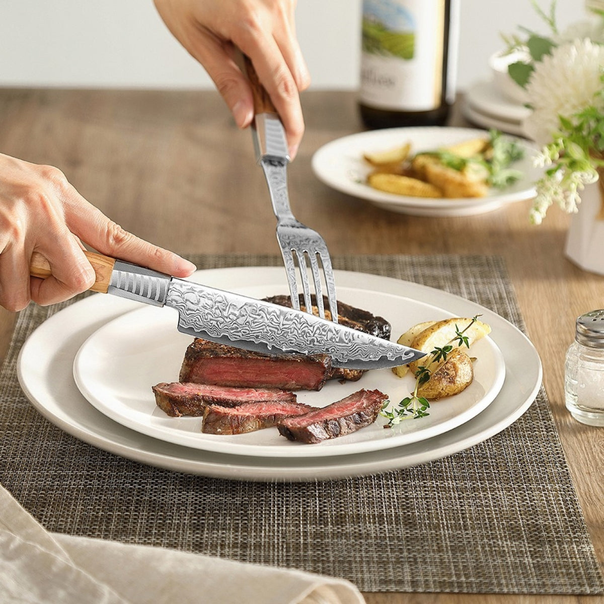 2-Piece Carving Fork and Knife Set in 67-Layer Damascus Steel with Olive Wood Handle