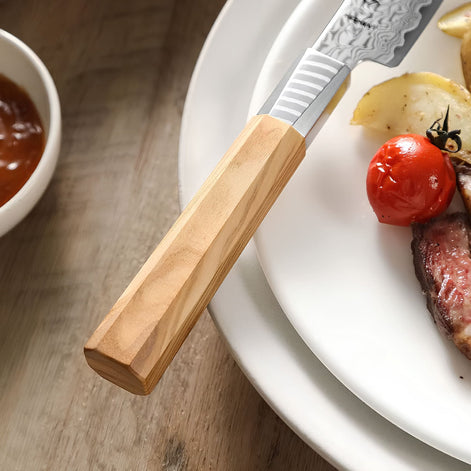 Conjunto de Faca e Garfo em Aço Damasco 67 Camadas com Cabo de Oliveira - Forja Fogo&Faca