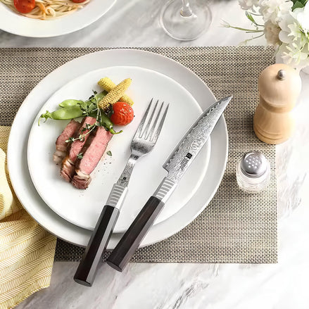 Conjunto Garfo e Faca de Bife em Aço Damasco 67 Camadas com Cabo de Madeira de Ébano - Forja Fogo&Faca